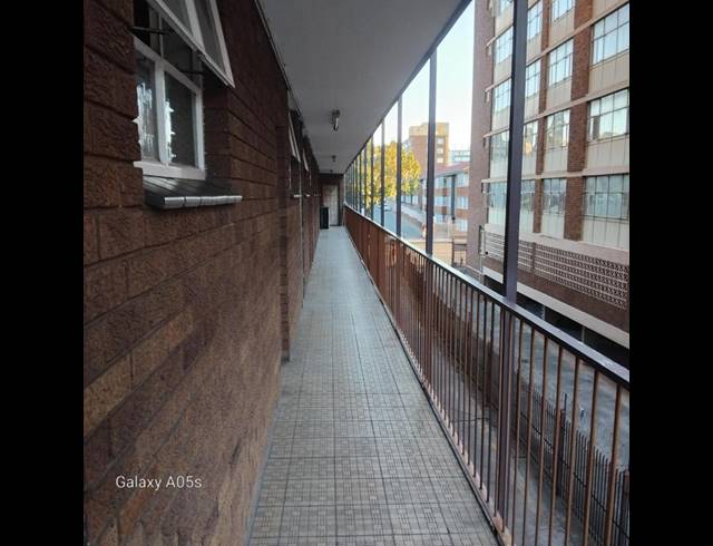 2 BEDROOM APARTMENT FOR SALE IN SUNNYSIDE